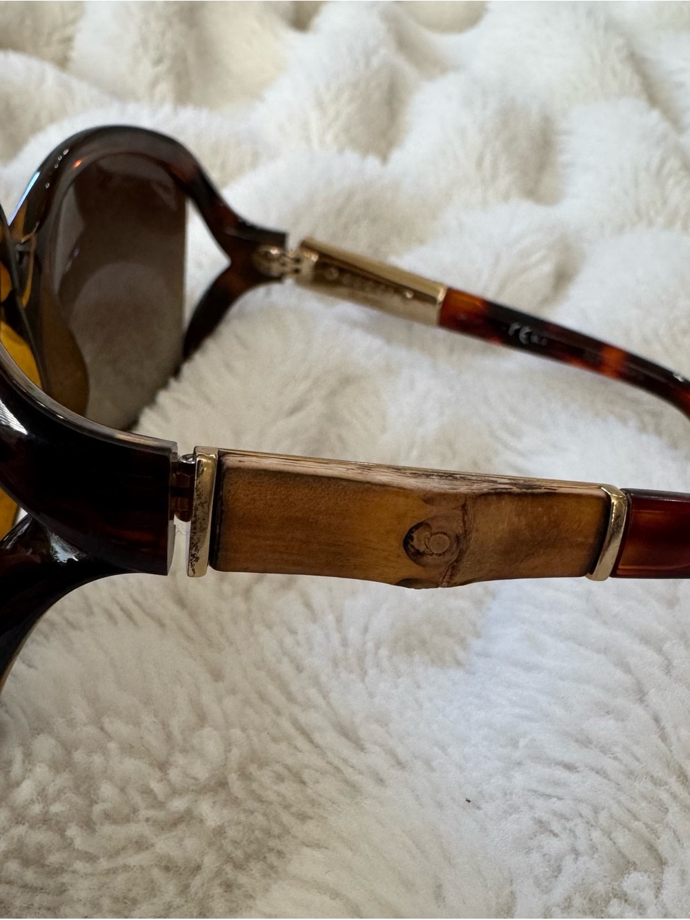 Gucci Women’s Tortoiseshell Brown Gradient Sunglasses with Bamboo Accents - Picture 4 of 11